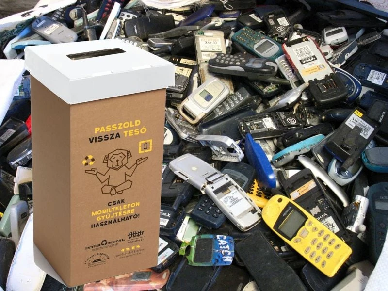 Használt mobil telefon gyűjtődoboz kihelyezése, újrahasznosítása